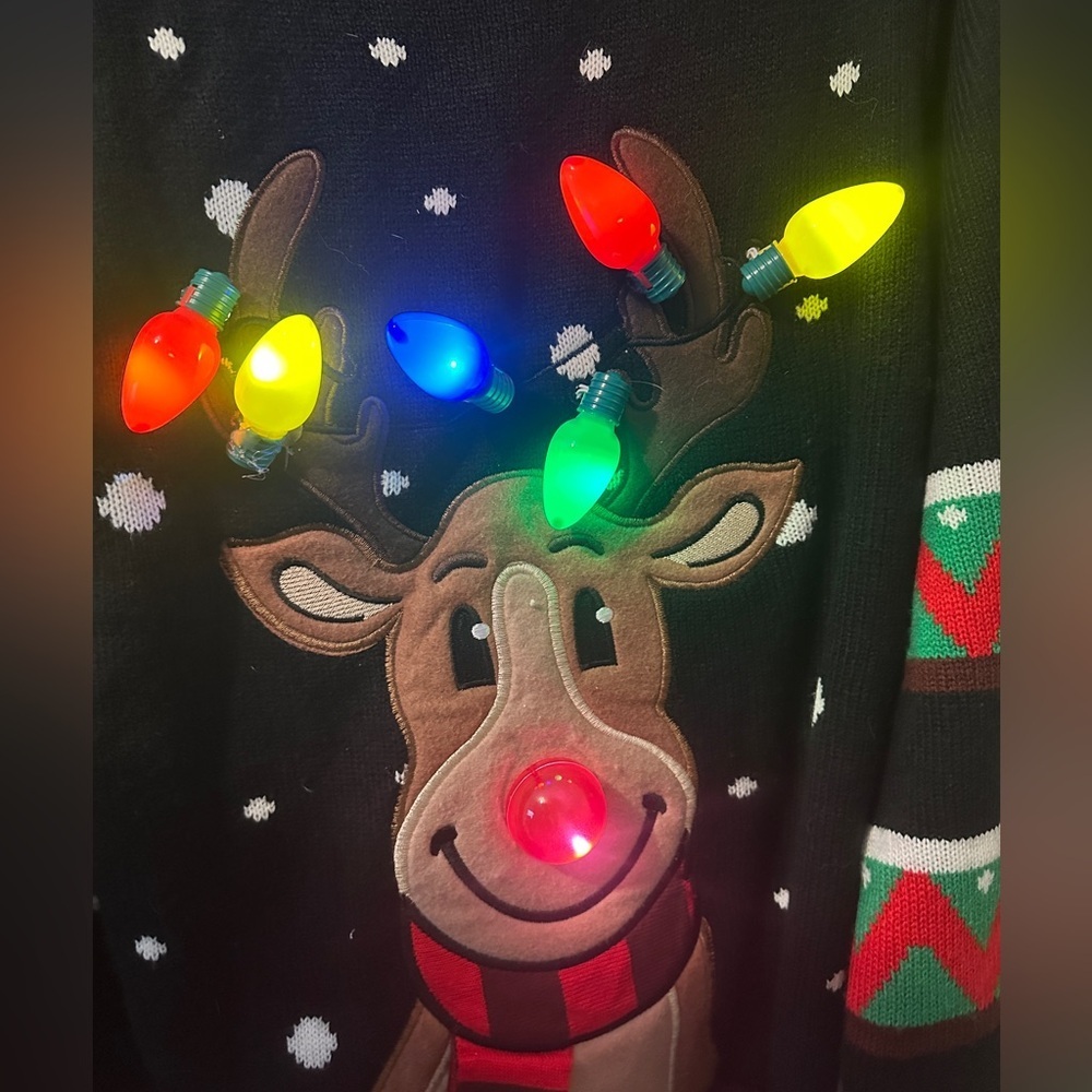 Christmas Light Up Knot Sweater Size Large Can Stay Steady Blink Fast Or Slow